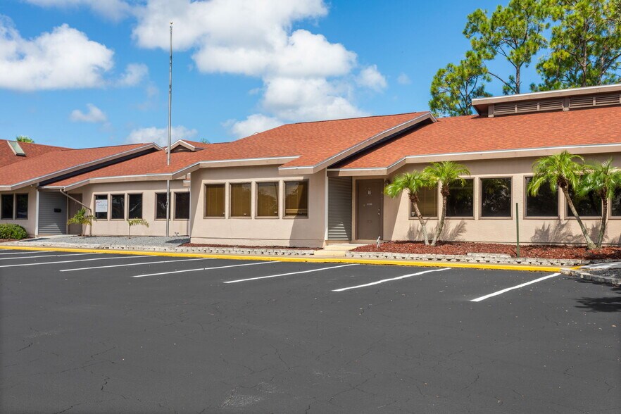 More Photos Of 12029 Majestic Blvd, Hudson Office For Lease