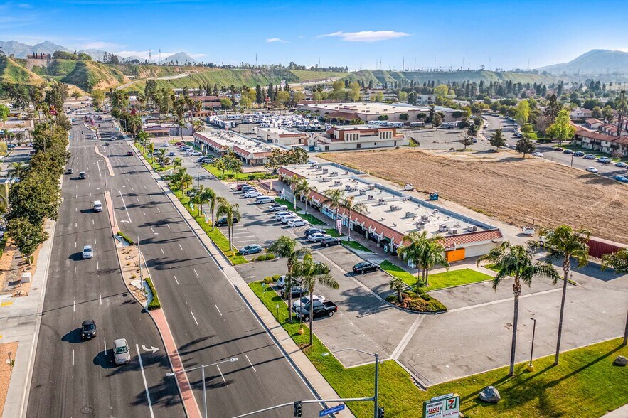 Primary Photo Of 1035-1091 S Mt Vernon Ave, Colton Unknown For Lease