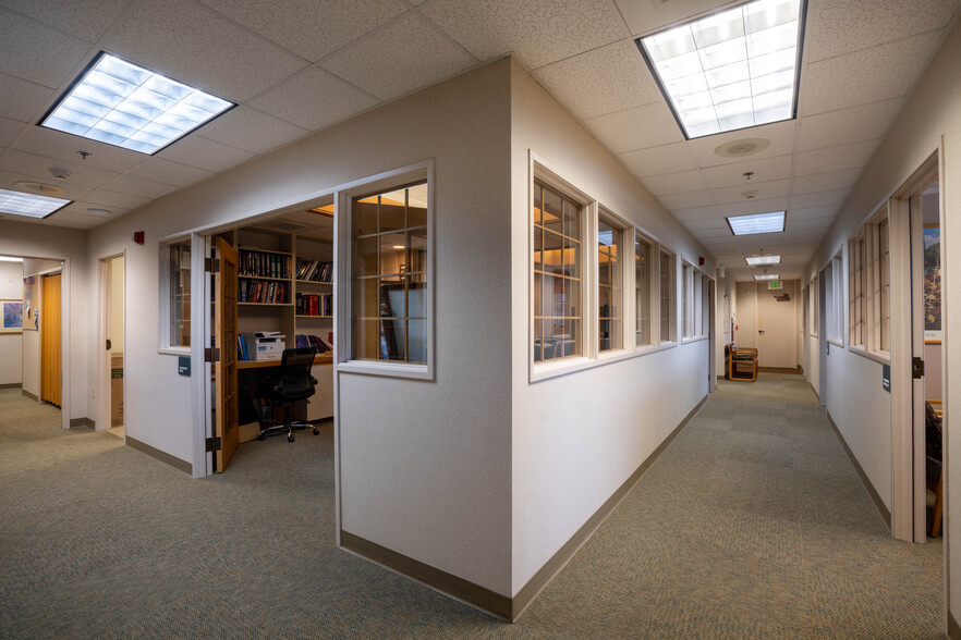 More Photos Of 2699 N 17th St, Coos Bay Medical For Sale