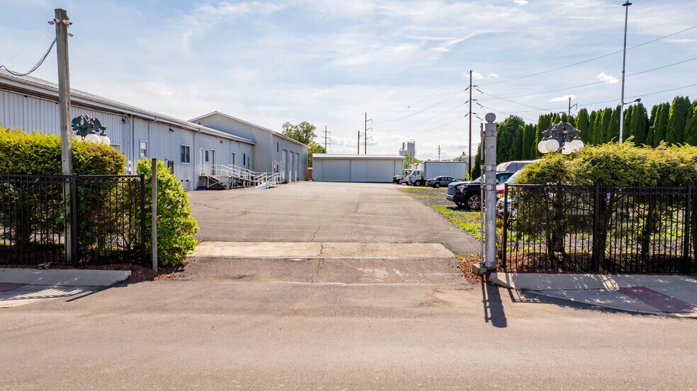 More Photos Of 820 Railroad St, Bloomsburg Warehouse For Sale