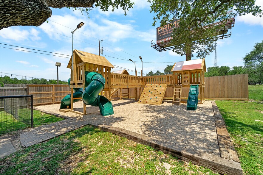 More Photos Of 12910 US Highway 281 N, Spring Branch Restaurant For Sale