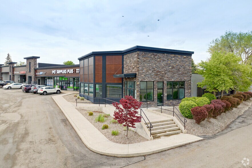 More Photos Of 1942-1956 W Ridge Rd, Rochester Storefront For Lease