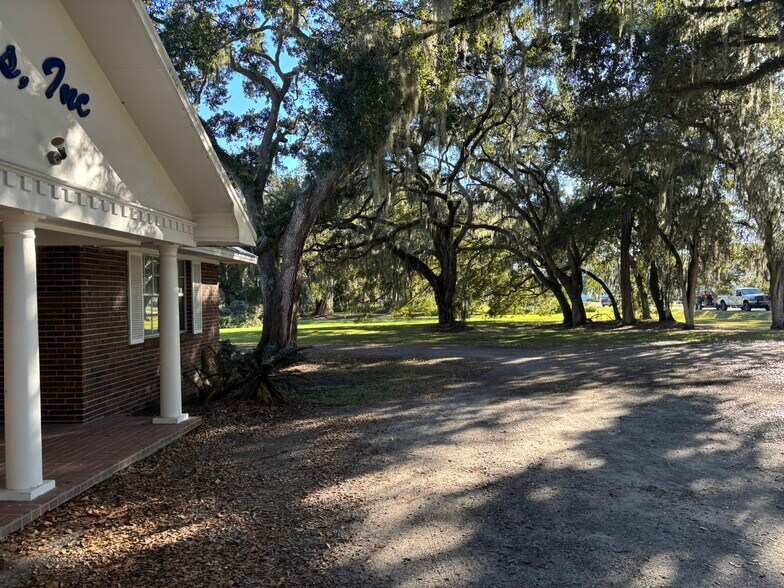 More Photos Of 4040 Waring Rd, Lakeland Office For Sale