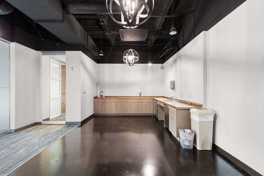 More Photos Of 2800 N Dallas Pky, Plano Office For Lease