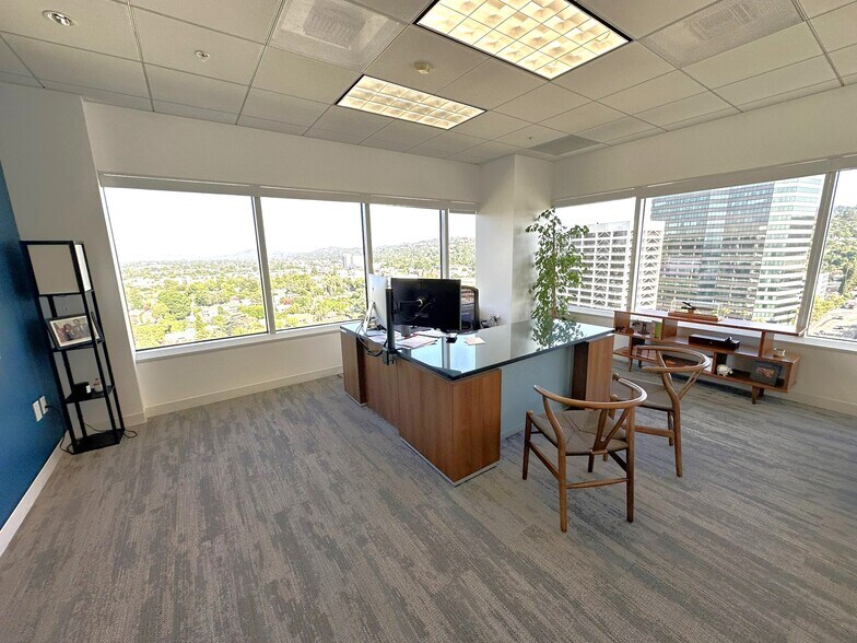 More Photos Of 15303 Ventura Blvd, Sherman Oaks Office For Lease