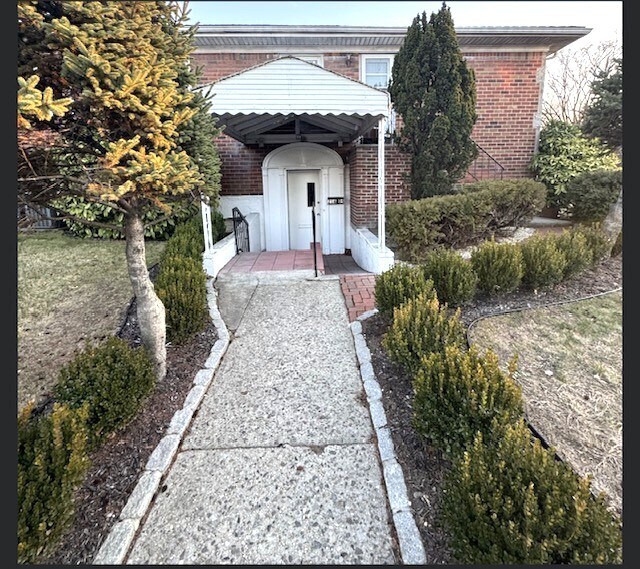 Primary Photo Of 21604 Union Tpke, Hollis Hills Office For Sale