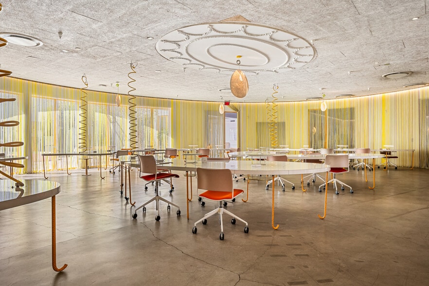 More Photos Of 1370 N St Andrews Pl, Los Angeles Office For Sale