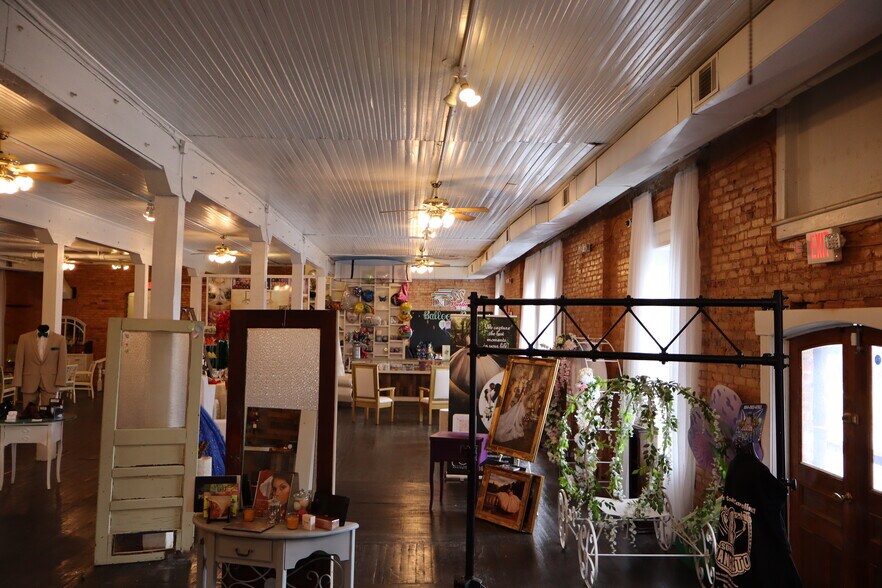 More Photos Of 108 NW Main St, Easley General Retail For Sale