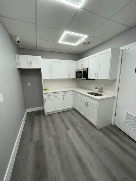 More Photos Of 360 Florence Ave, Hillside Office For Lease