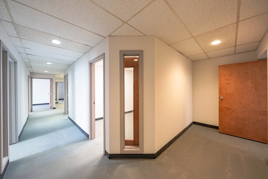 More Photos Of 8023 Malcolm Rd, Clinton Medical For Lease