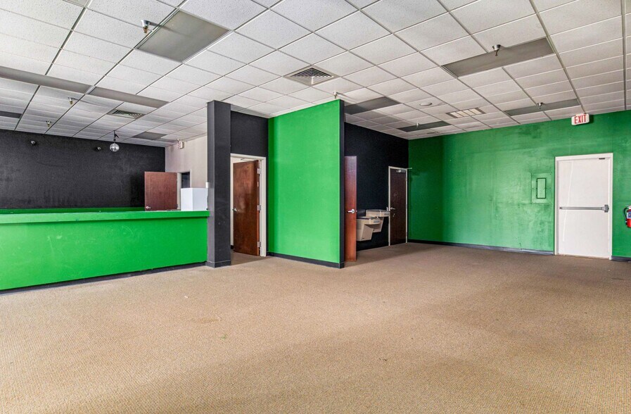 More Photos Of 5428-5444 Dogwood Dr, Milton Unknown For Lease