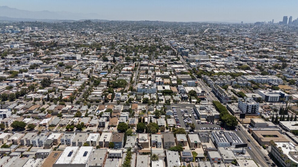 More Photos Of 737 N Ridgewood Pl, Los Angeles Apartments For Sale