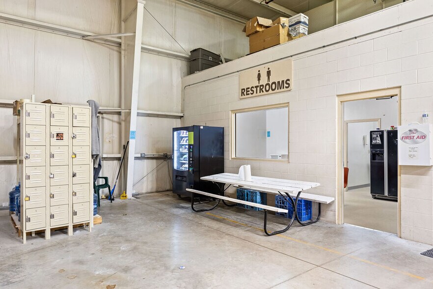 More Photos Of 2000 Ashley Rd, Morris Manufacturing For Lease