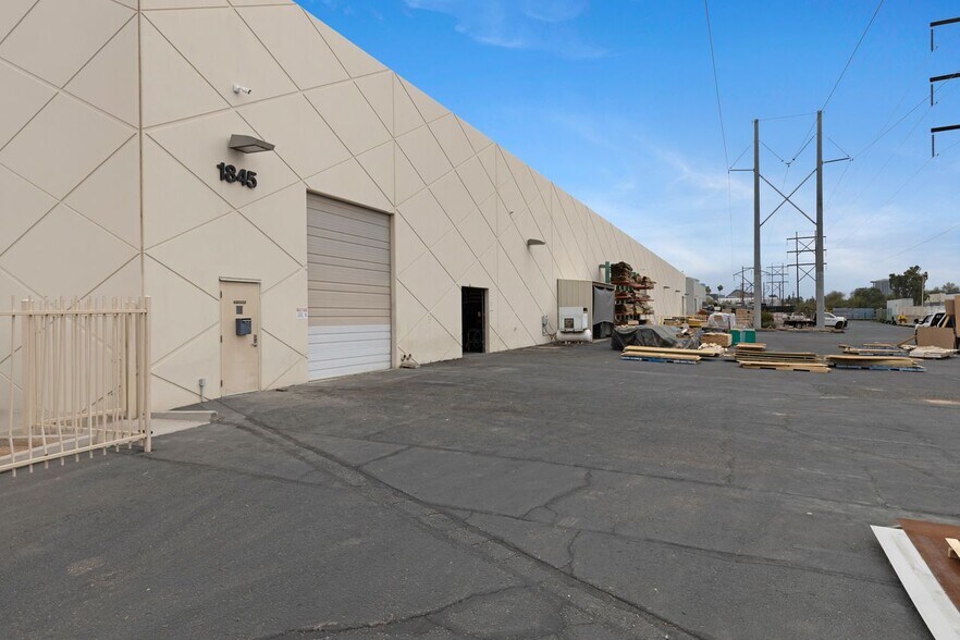 More Photos Of 1845 W 1st St, Tempe Warehouse For Lease