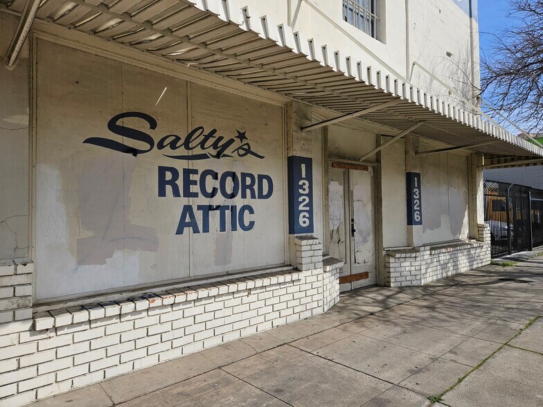 More Photos Of 1326 9th St, Modesto Storefront For Sale