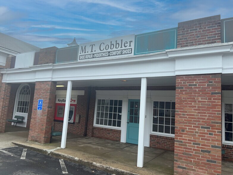 More Photos Of 1715 Foxon Rd, North Branford Unknown For Lease