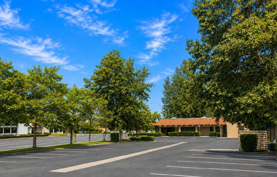 More Photos Of , Anaheim Office For Sale