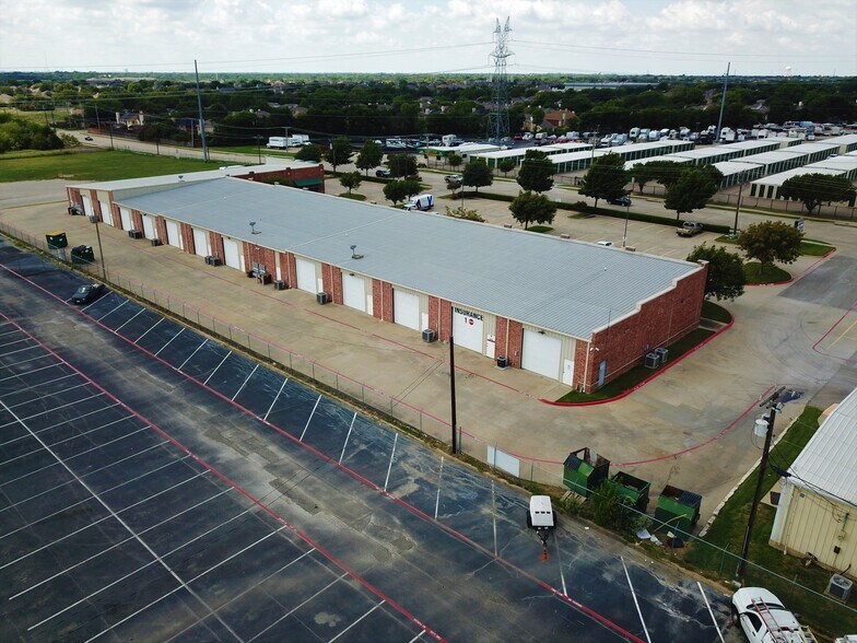 More Photos Of 1865 McGee Ln, Lewisville Flex For Sale