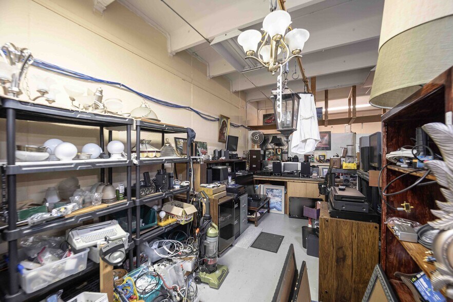 More Photos Of 619 N Dixie Ave, Fruitland Park General Retail For Sale