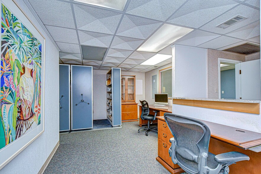 More Photos Of 4710 N Habana Ave, Tampa Medical For Sale