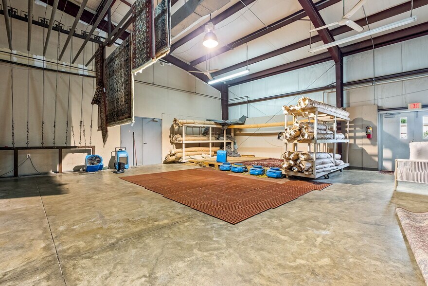 More Photos Of 834-840 Lagoon Business Loop, Montgomery Light Distribution For Lease