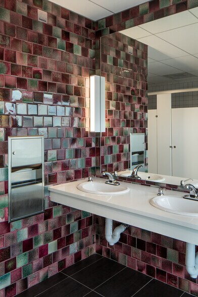 More Photos Of 1401 Zuni St, Denver Office For Lease