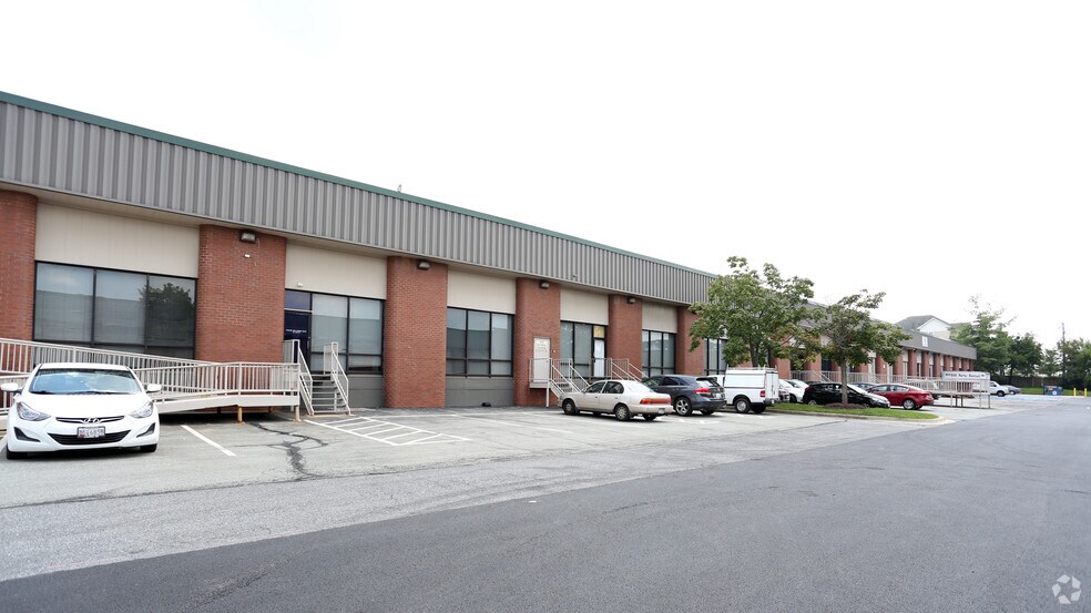More Photos Of 3361 75th Ave, Landover Warehouse For Lease