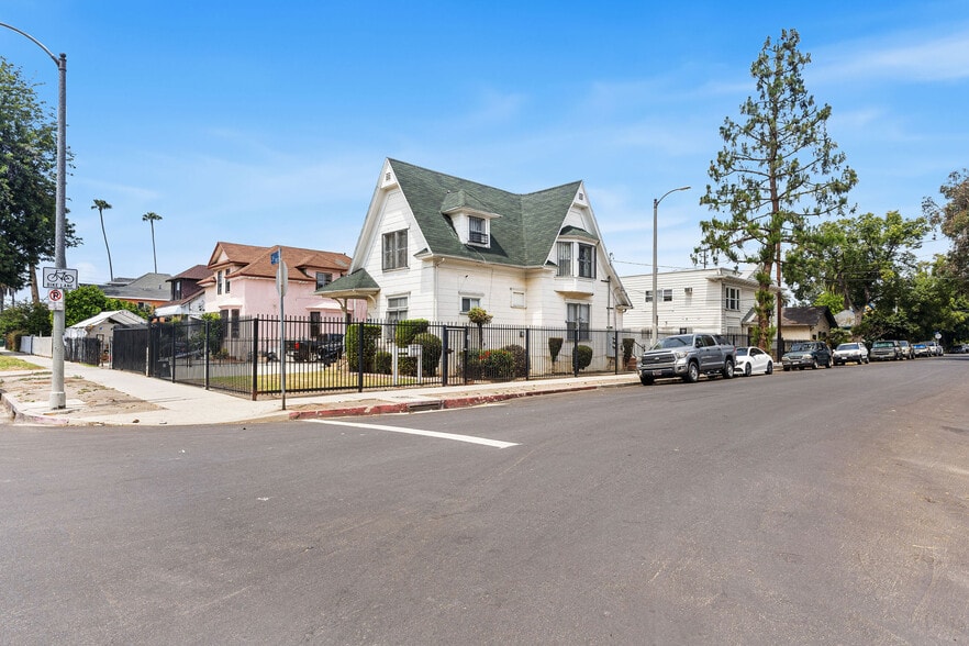 More Photos Of 933 E 28th St, Los Angeles Multifamily For Sale