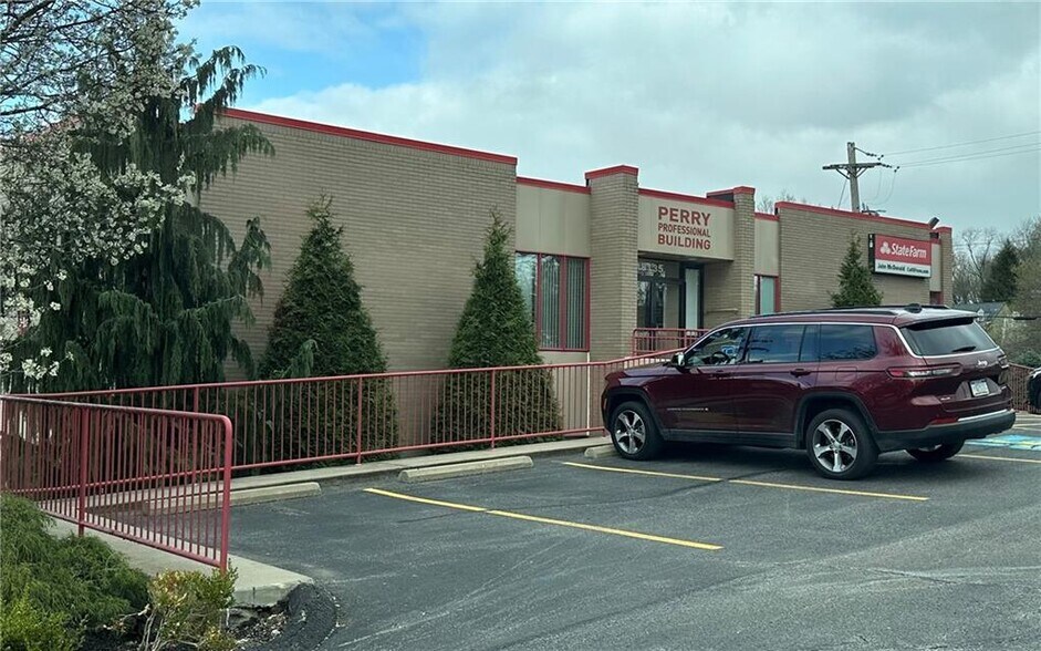 More Photos Of 8135 Perry Hwy, Pittsburgh Medical For Sale