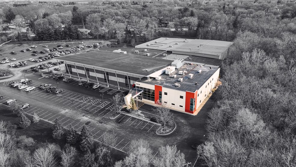 More Photos Of 300 Walnut St, Peru General Retail For Sale