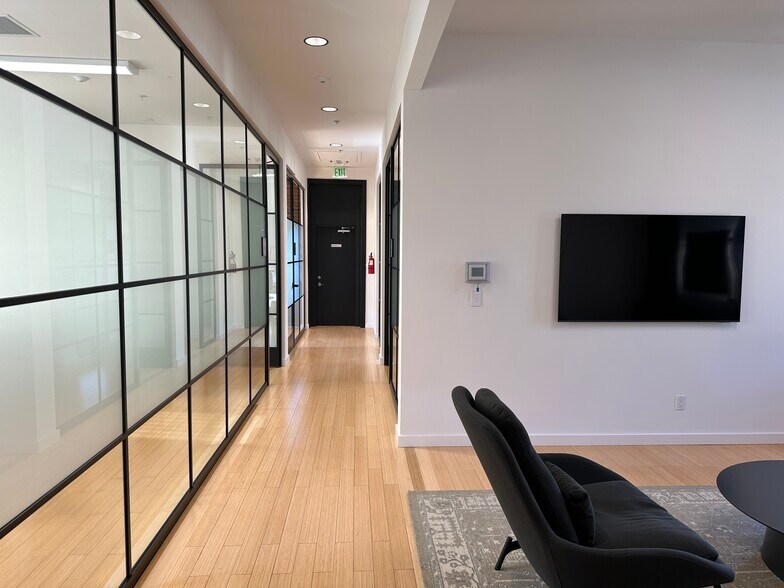 More Photos Of 1377-1381 Main St, Saint Helena Loft Creative Space For Lease