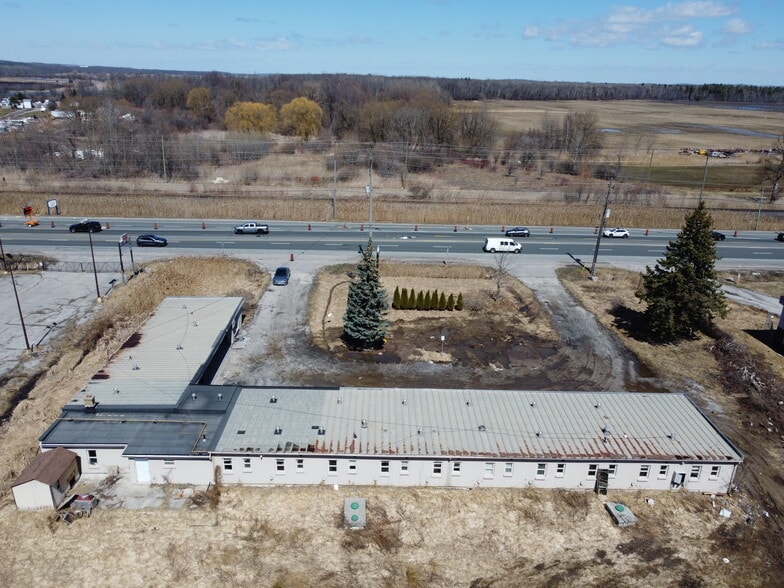 More Photos Of 20590 Highway 11, Bradford West Gwillimbury Hotel For Sale