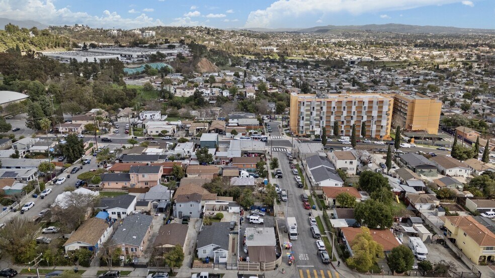 More Photos Of 920 N Bonnie Beach Pl, Los Angeles Freestanding For Sale