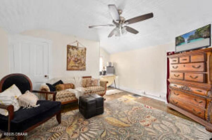 More Photos Of 228 W Howry Ave, Deland Storefront Retail Office For Sale