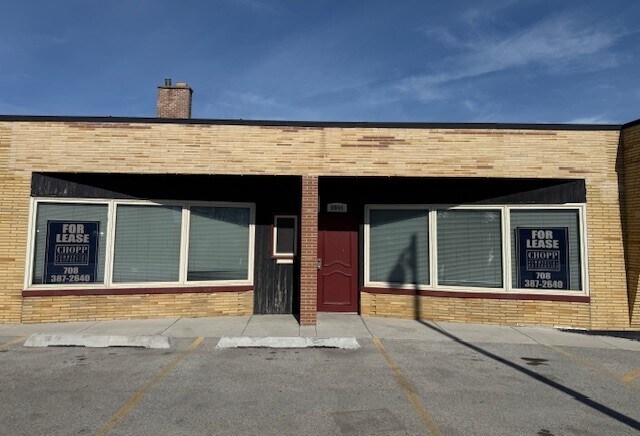 More Photos Of 8844-8854 W 47th St, Brookfield Warehouse For Lease