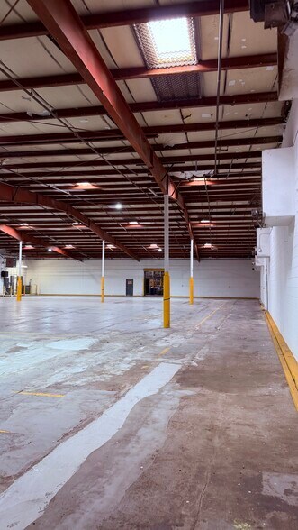 More Photos Of 3517 Frutas Ave, El Paso Manufacturing For Lease