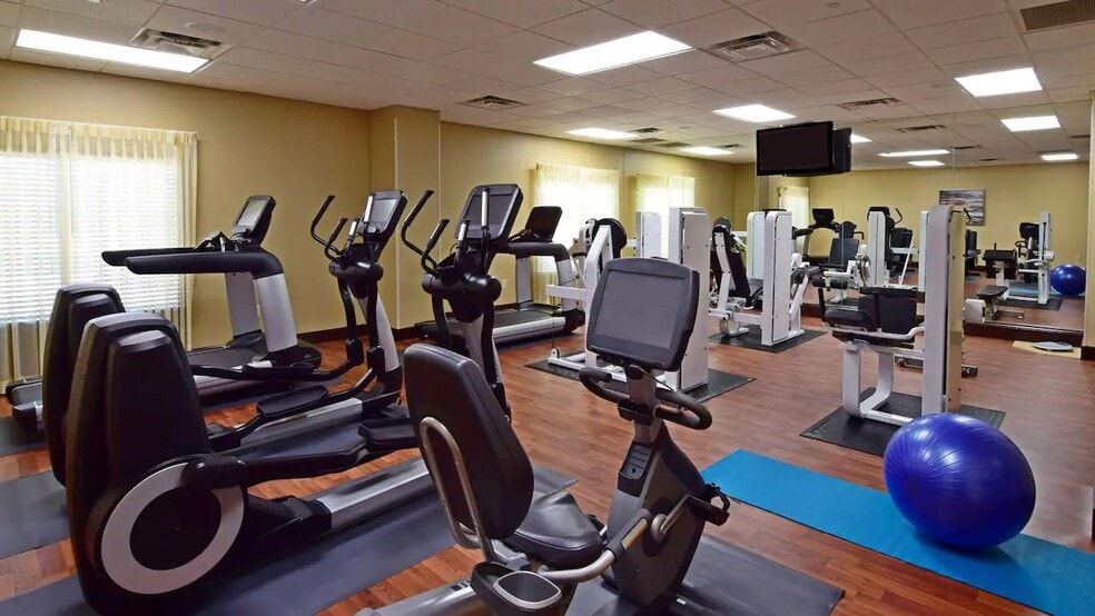 More Photos Of 5455 Green Park Dr, Irving Hotel For Sale