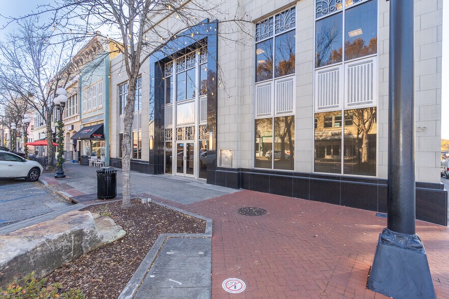 More Photos Of 129 N Main St, Anderson Office For Lease