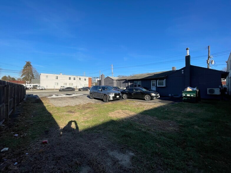 More Photos Of 701-705 Walt Whitman Rd, Melville Storefront For Sale