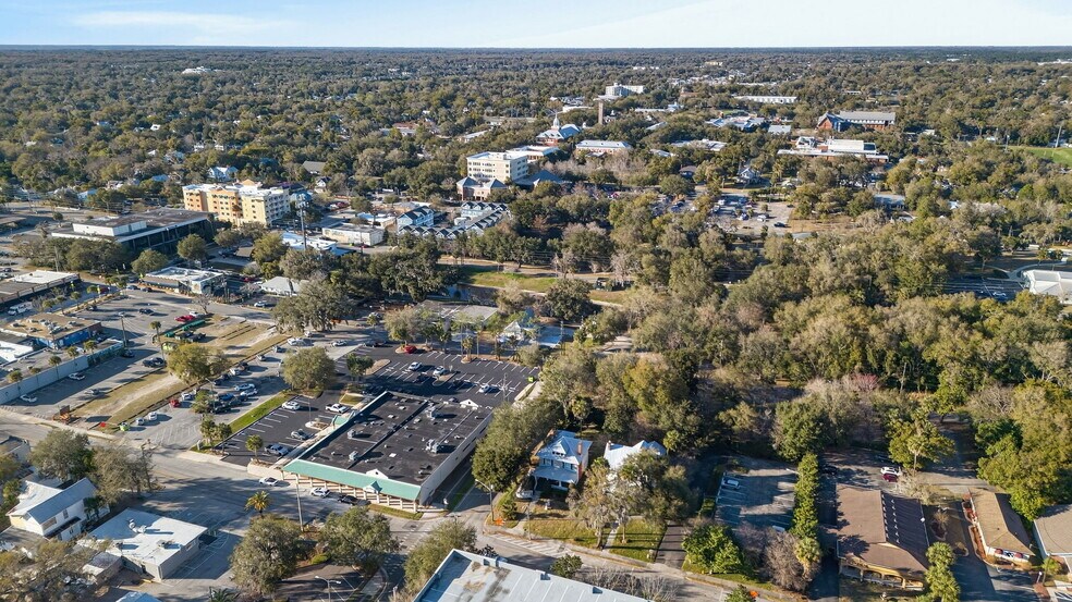 More Photos Of 197 E Church St, Deland Restaurant For Sale