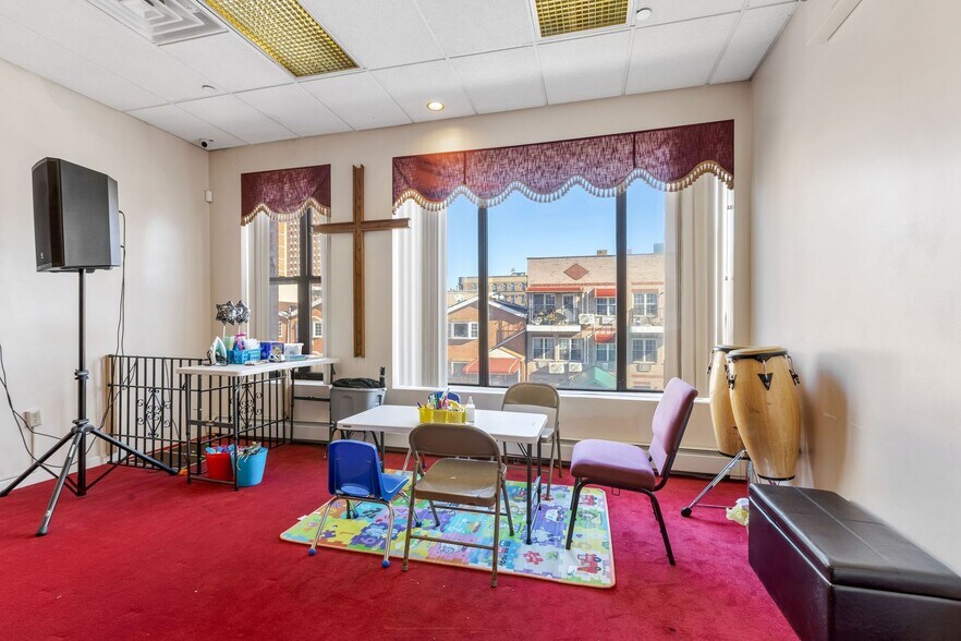 More Photos Of , Brooklyn Unknown For Sale