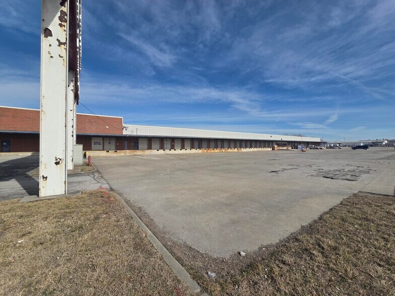 More Photos Of 3630 E Front St, Kansas City Warehouse For Lease