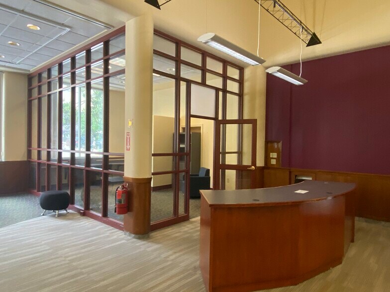 More Photos Of 156 Hanover St, Manchester Office For Sale