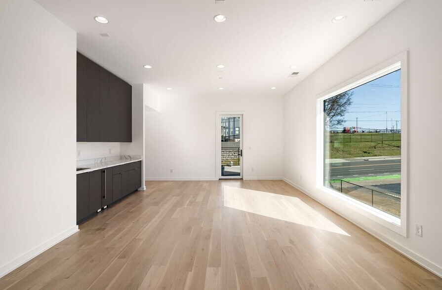More Photos Of 1017 12th Ave S, Nashville Apartments For Sale