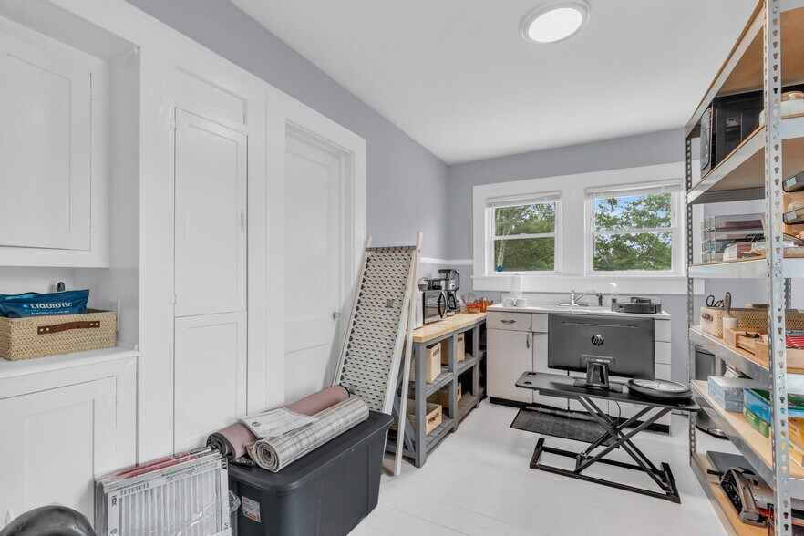 More Photos Of 1300 Laurens Rd, Greenville Office For Sale