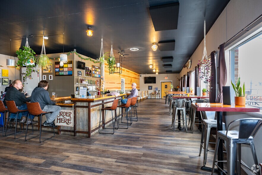 More Photos Of 776 W Baseline Rd, Lafayette Warehouse For Lease