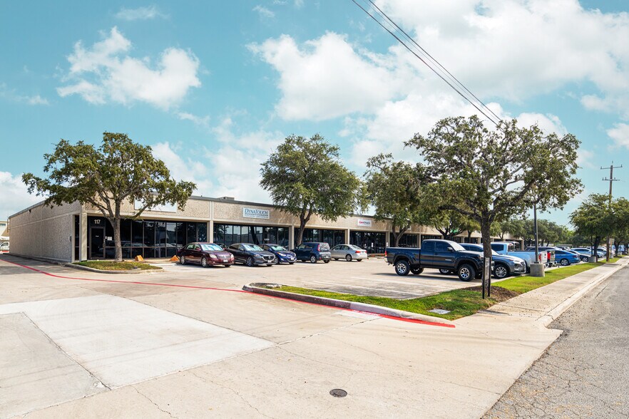 Primary Photo Of 9901 Broadway St, San Antonio Showroom For Lease