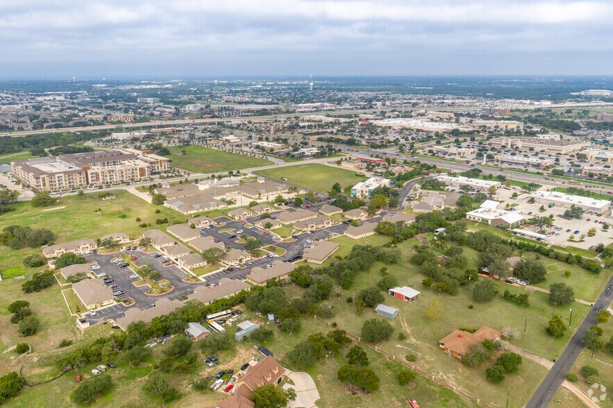 More Photos Of 1464 E Whitestone Blvd, Cedar Park Unknown For Lease