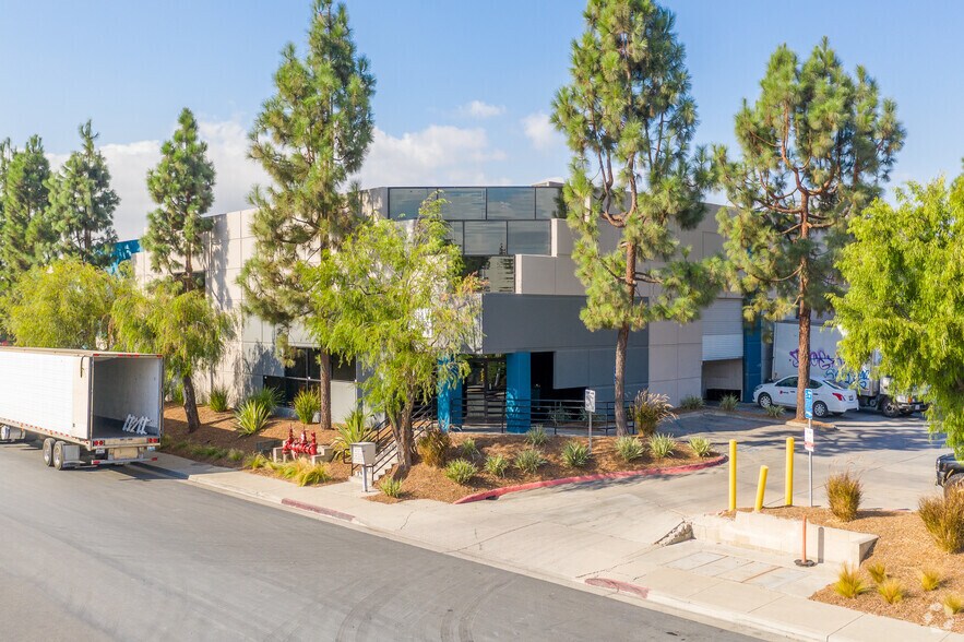 More Photos Of 2375 Michael Faraday Dr, San Diego Unknown For Lease