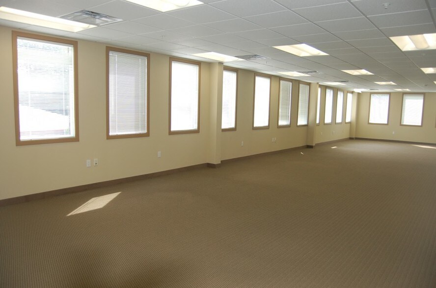 More Photos Of 340 E Maple Ave, Langhorne Office For Lease